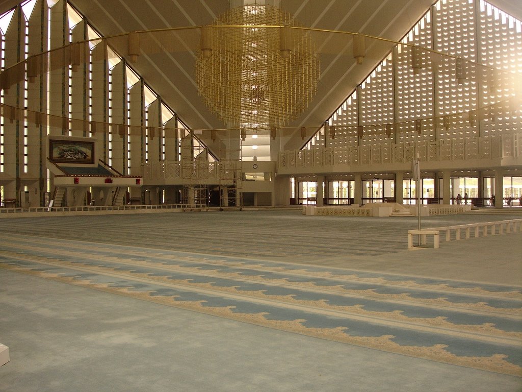 Faisal Mosque in Lahore - Pakistan (interiror)